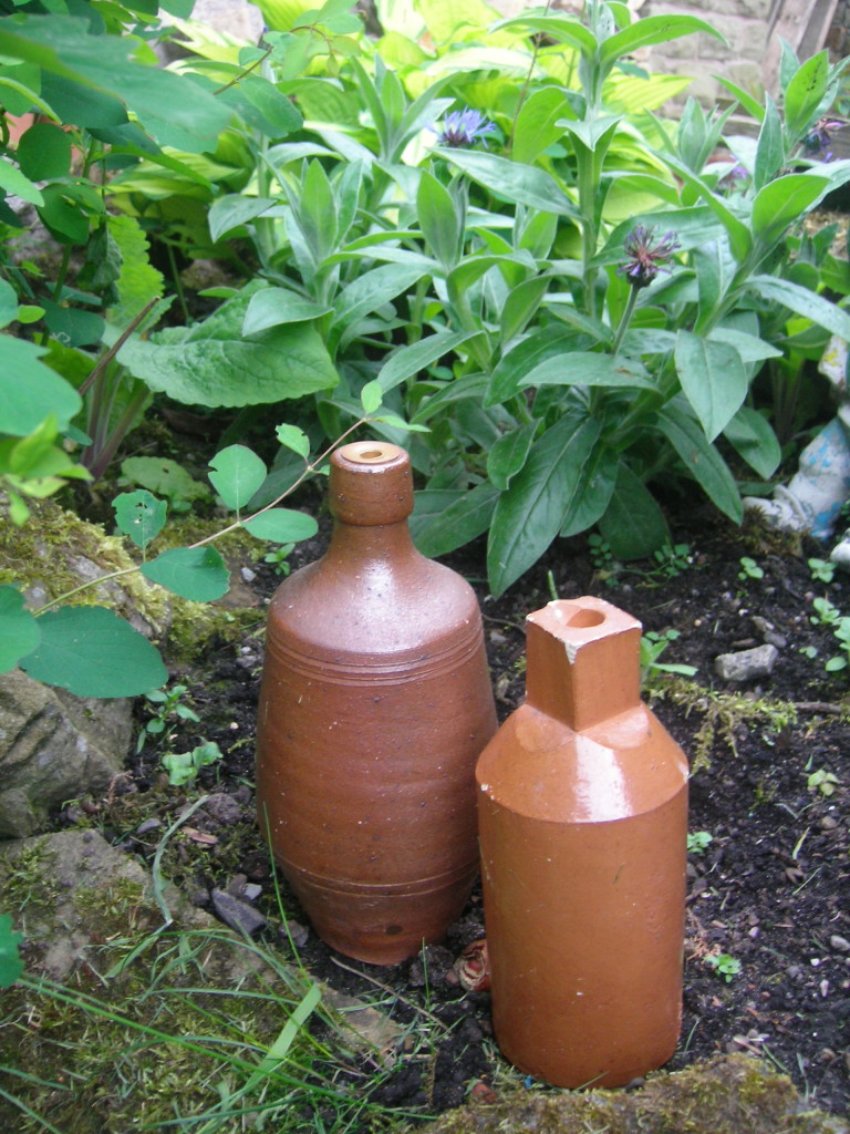 Ceramic bottles Garden French