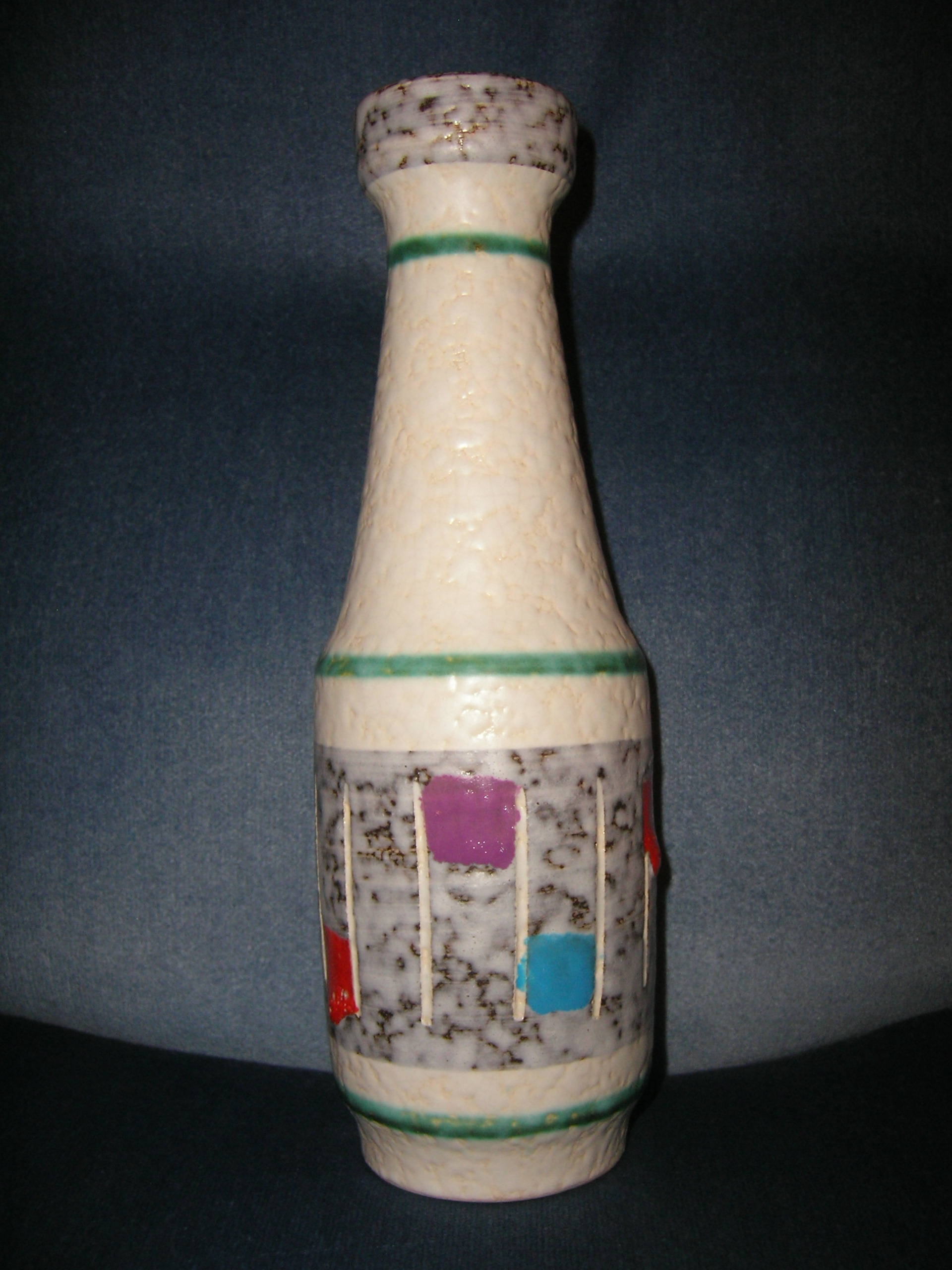 Bay 648-25 1950s w German Vase