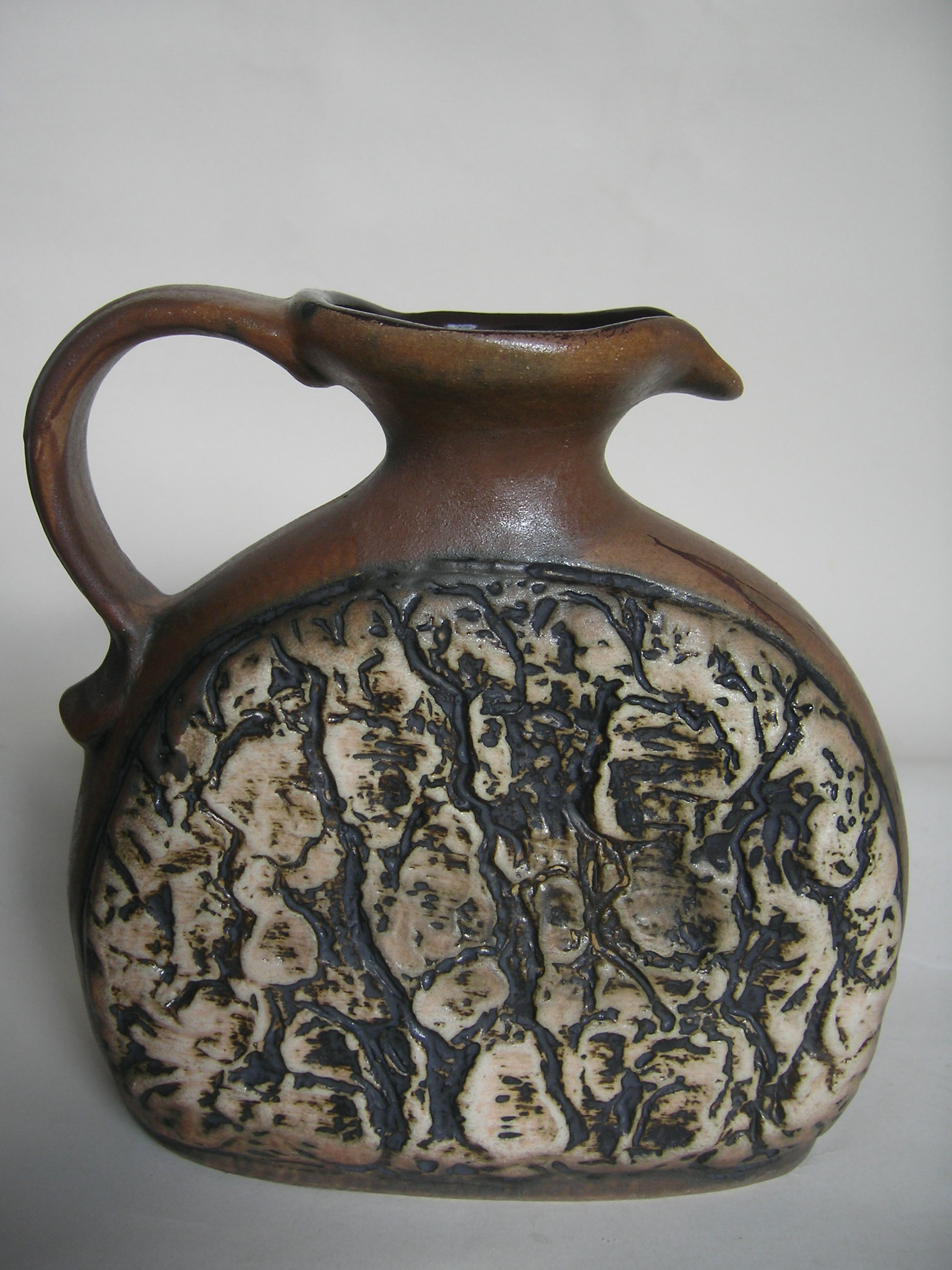 D & B 97-18 Organic Fat Lava Form Vase