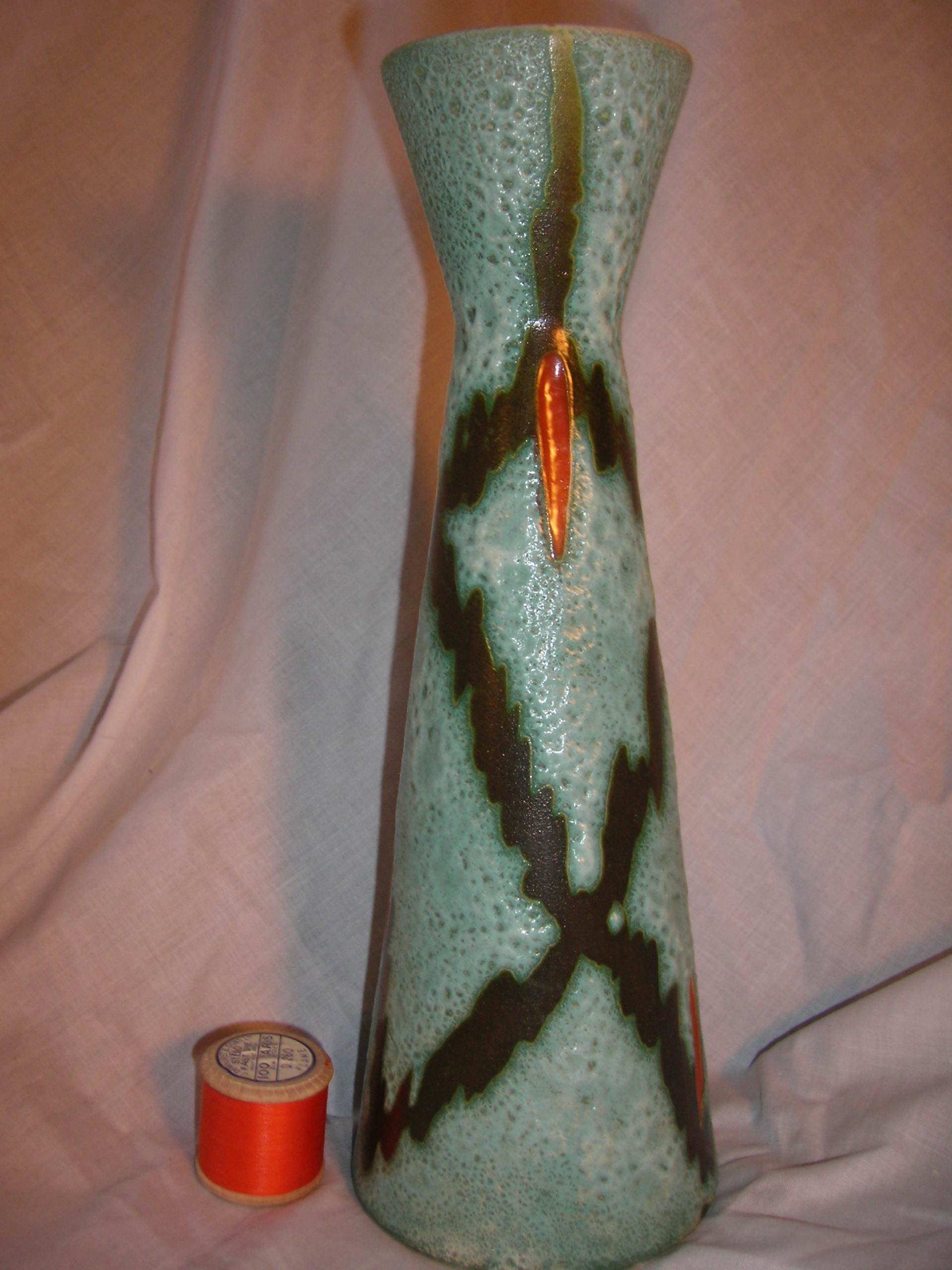 Scheurich 520-28 Fat Lava West German 1950s